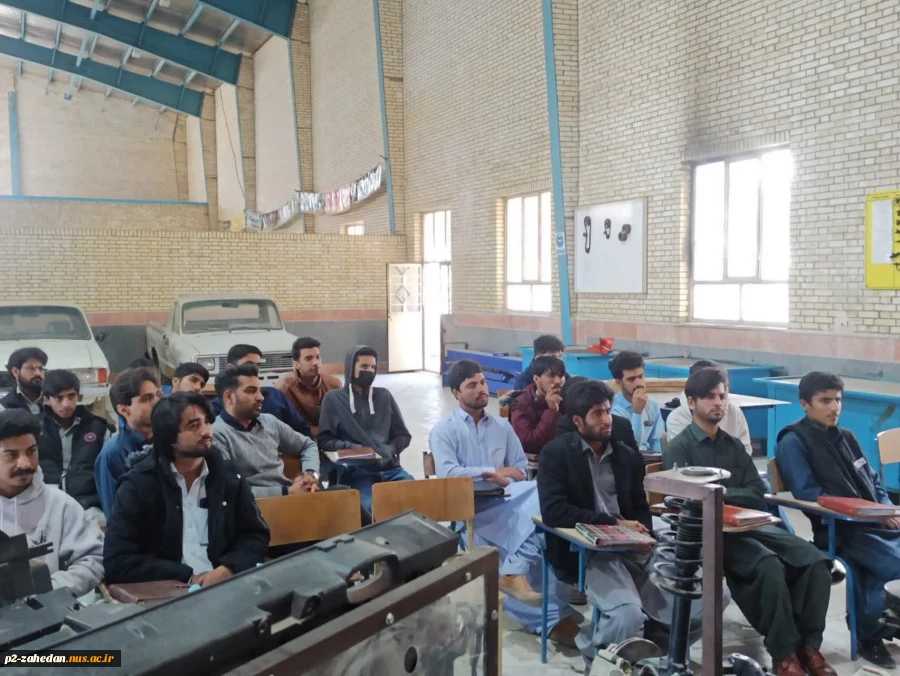 برگزاری کارگاه آموزشی سیستمهای ایمنی ورفاهی خودرو ویژه دانشجویان رشته مکانیک خودرو در آموزشکده شهید عارفی بمناسبت هفته پژوهش 2