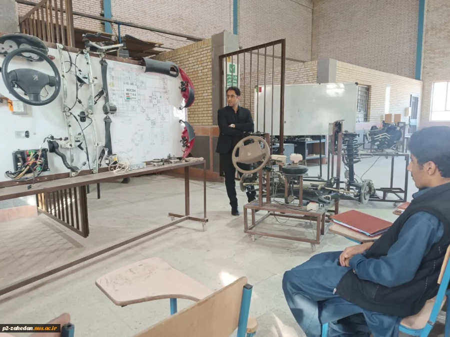 برگزاری کارگاه آموزشی سیستمهای ایمنی ورفاهی خودرو ویژه دانشجویان رشته مکانیک خودرو در آموزشکده شهید عارفی بمناسبت هفته پژوهش 3