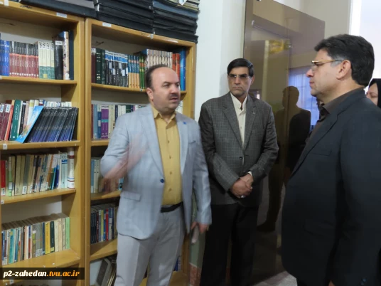بازدید معاون پژوهش و فناوری دانشگاه ملی مهارت کشور از کتابخانه و سالن مطالعه دانشگاه ملی مهارت سیستان و بلوچستان