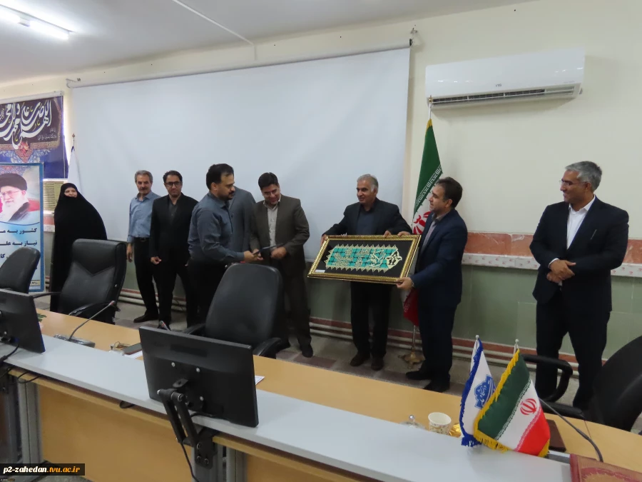 تجلیل از استادان سرآمد آموزشی دانشگاه ملی مهارت واحد استان سیستان و بلوچستان 2